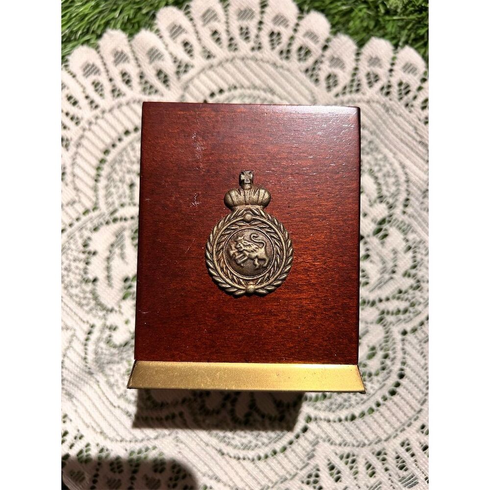 Vintage Wood & Brass Bombay Company Box with Emblem Classic Style - Picture 2 of 7